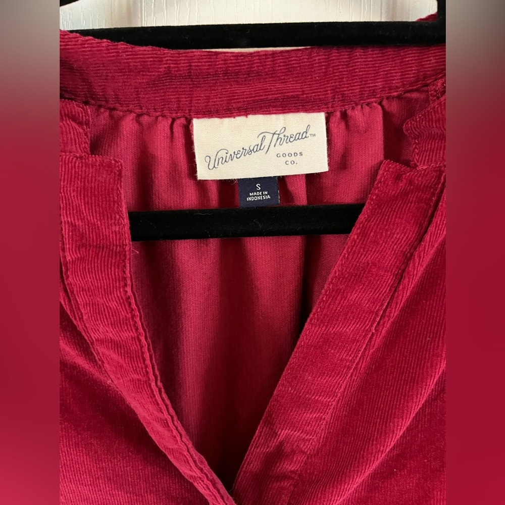 Universal Thread Women’s Burgundy Red Corduroy Blouse size Small EUC long sleeve - Picture 11 of 14